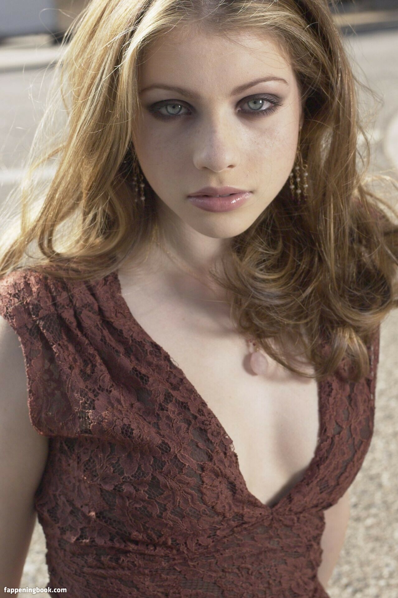 Michelle Trachtenberg Fapello Latest Exclusive Leaked Photos