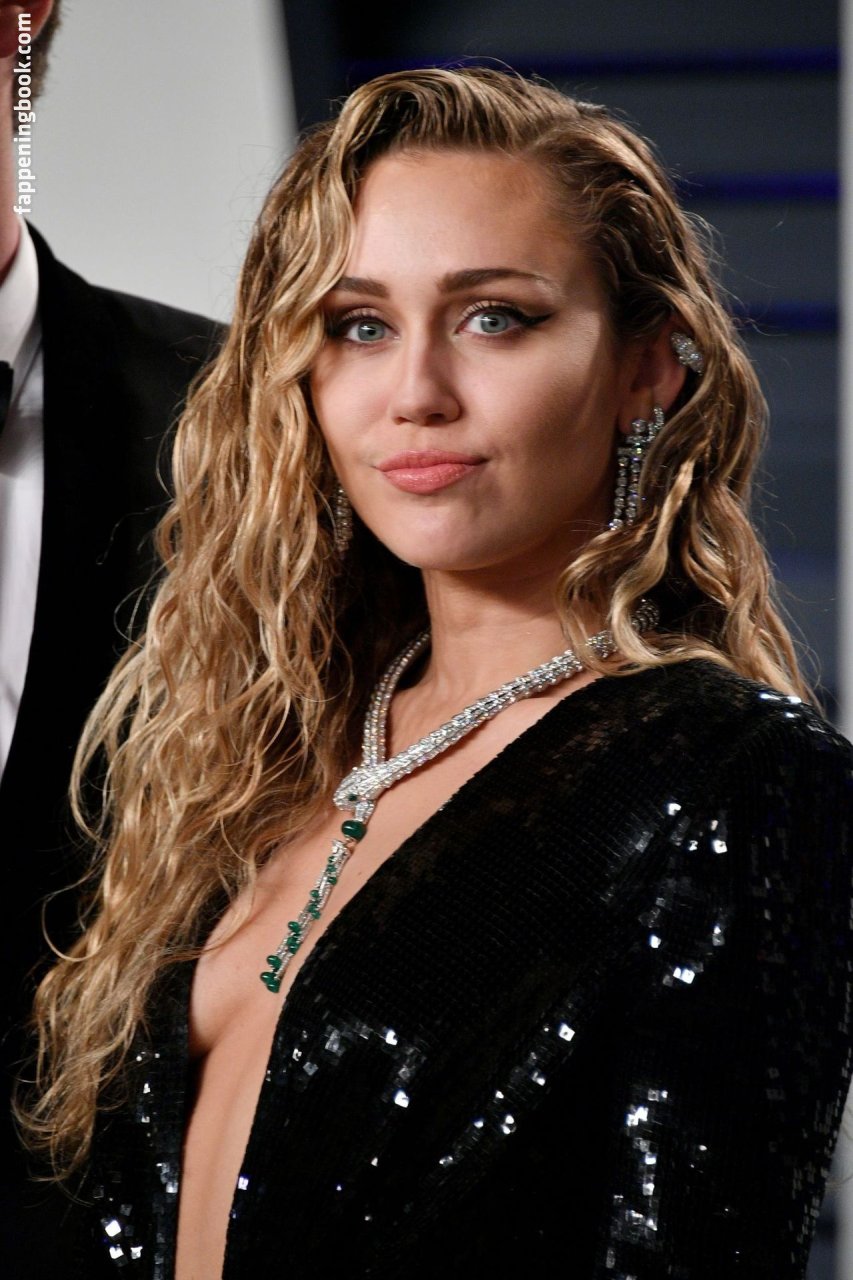 Miley Cyrus Nude OnlyFans Leaks