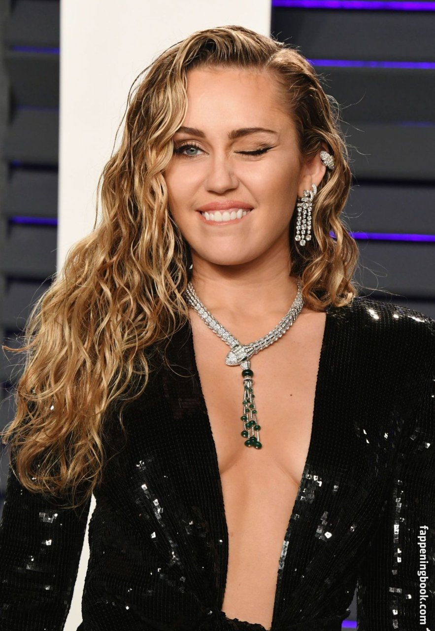 https://fappeningbook.com/photos/m/i/miley-cyrus/1000/148.jpg