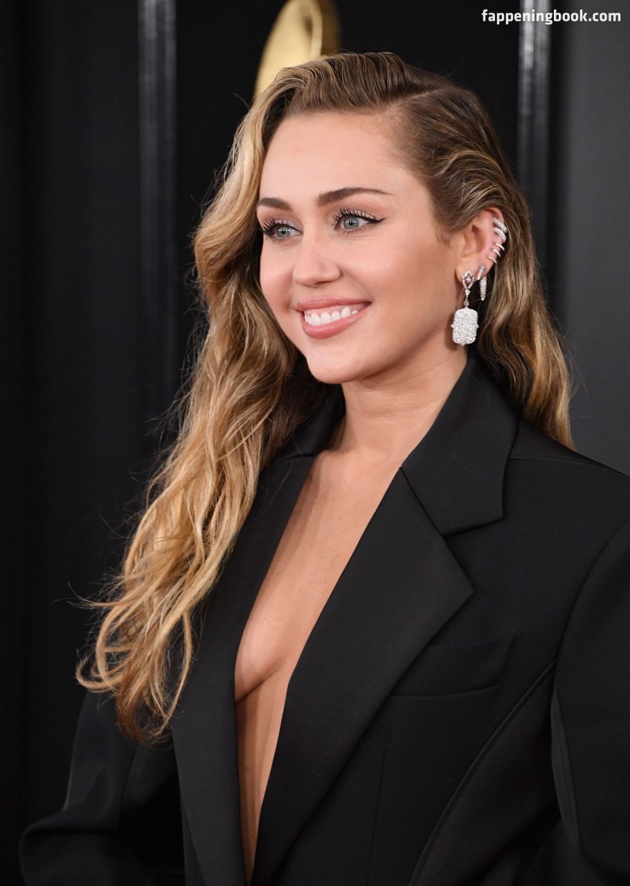 https://fappeningbook.com/photos/m/i/miley-cyrus/1000/171.jpg