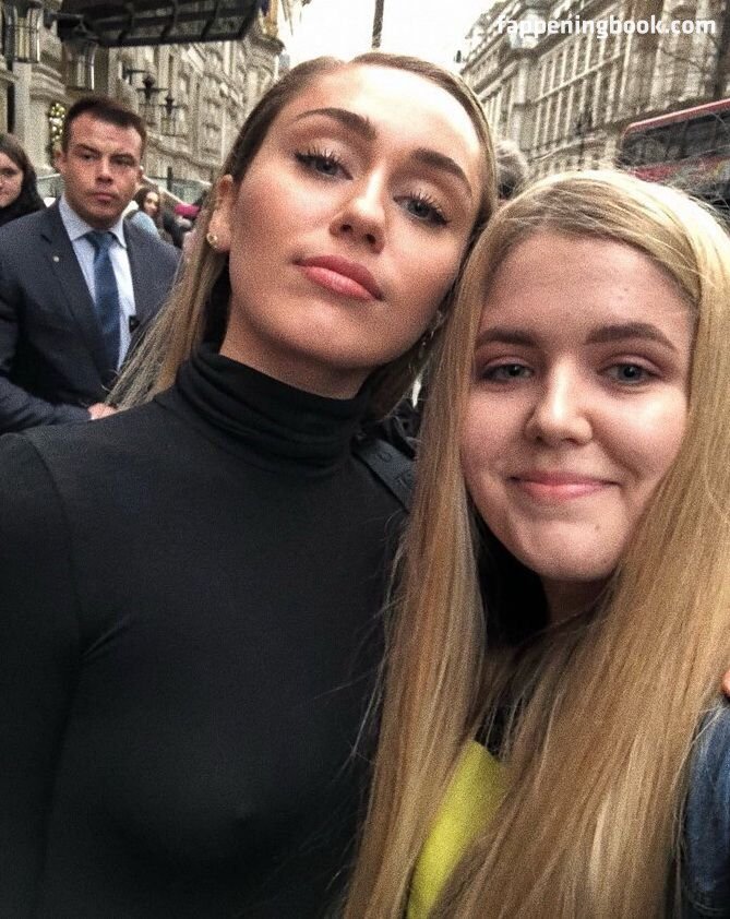 https://fappeningbook.com/photos/m/i/miley-cyrus/1000/349.jpg