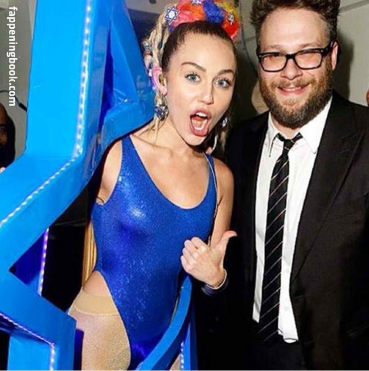 https://fappeningbook.com/photos/m/i/miley-cyrus/2000/1340.jpg