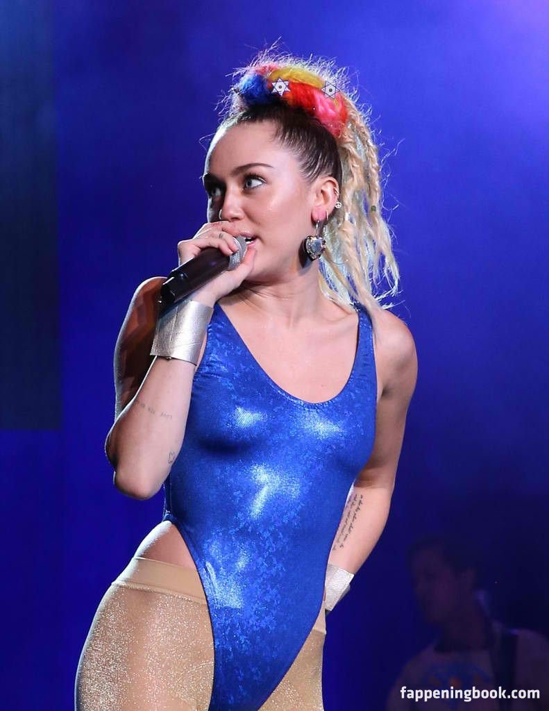 https://fappeningbook.com/photos/m/i/miley-cyrus/2000/1351.jpg