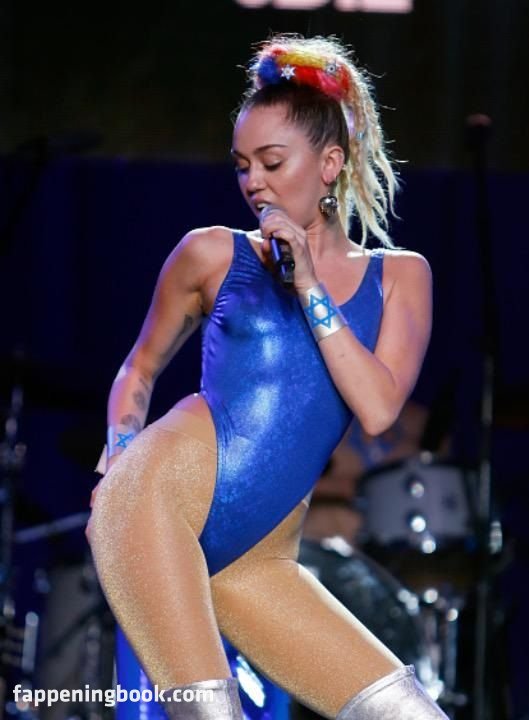 https://fappeningbook.com/photos/m/i/miley-cyrus/2000/1383.jpg