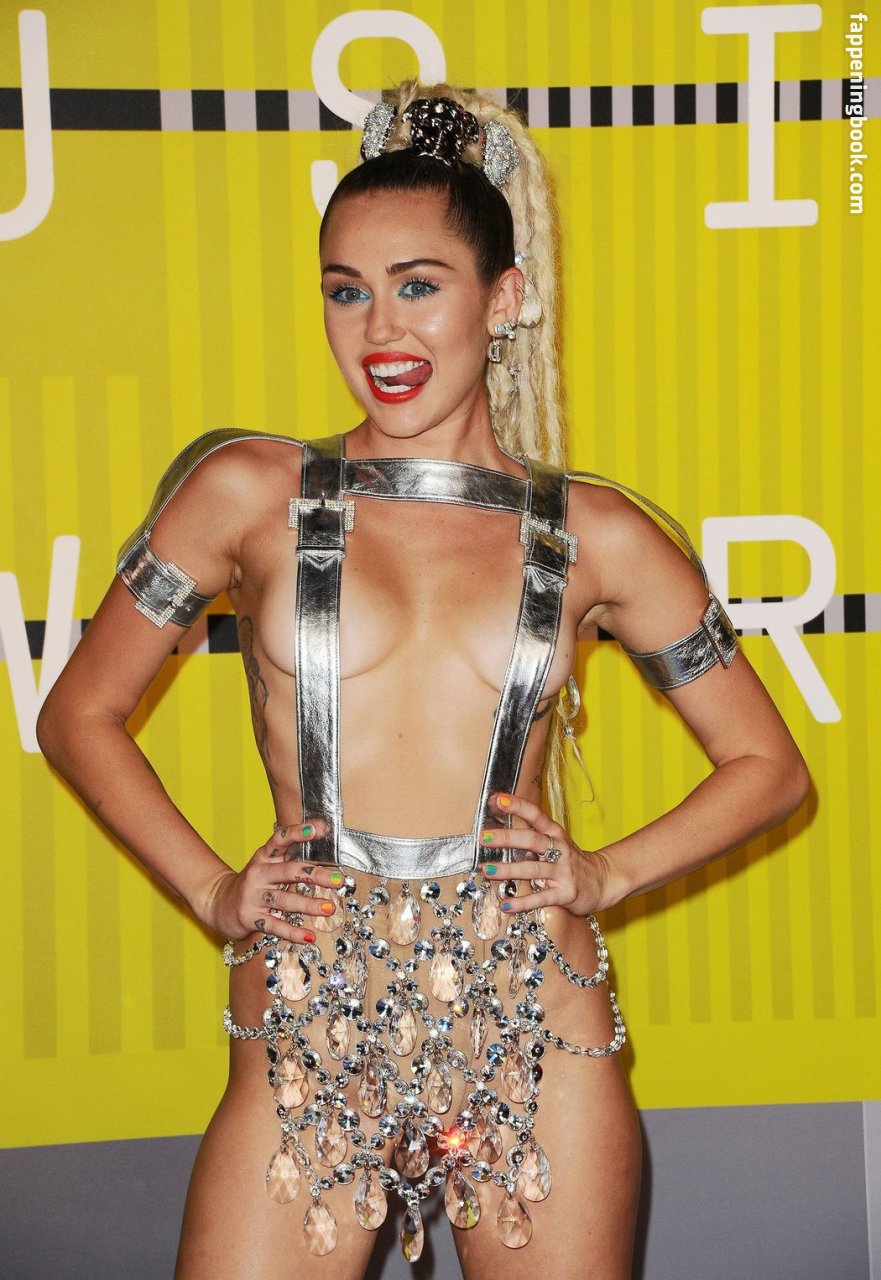 https://fappeningbook.com/photos/m/i/miley-cyrus/2000/1453.jpg