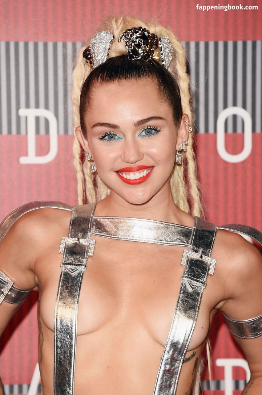 https://fappeningbook.com/photos/m/i/miley-cyrus/2000/1513.jpg