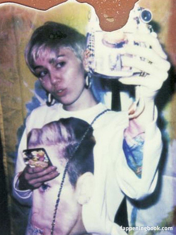 https://fappeningbook.com/photos/m/i/miley-cyrus/2000/1994.jpg