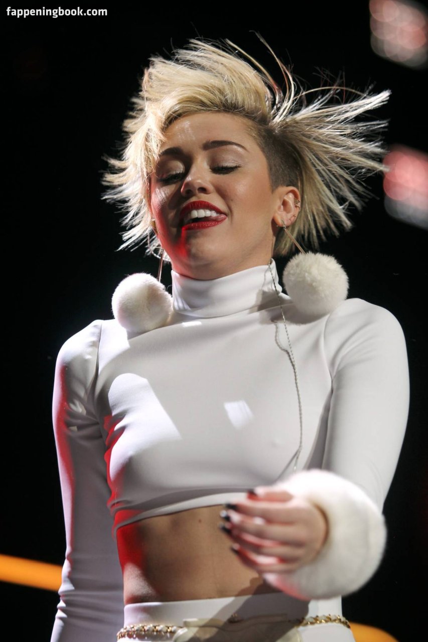 https://fappeningbook.com/photos/m/i/miley-cyrus/3000/2179.jpg