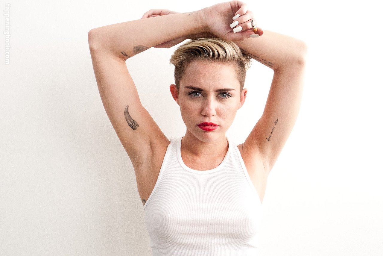 https://fappeningbook.com/photos/m/i/miley-cyrus/3000/2208.jpg