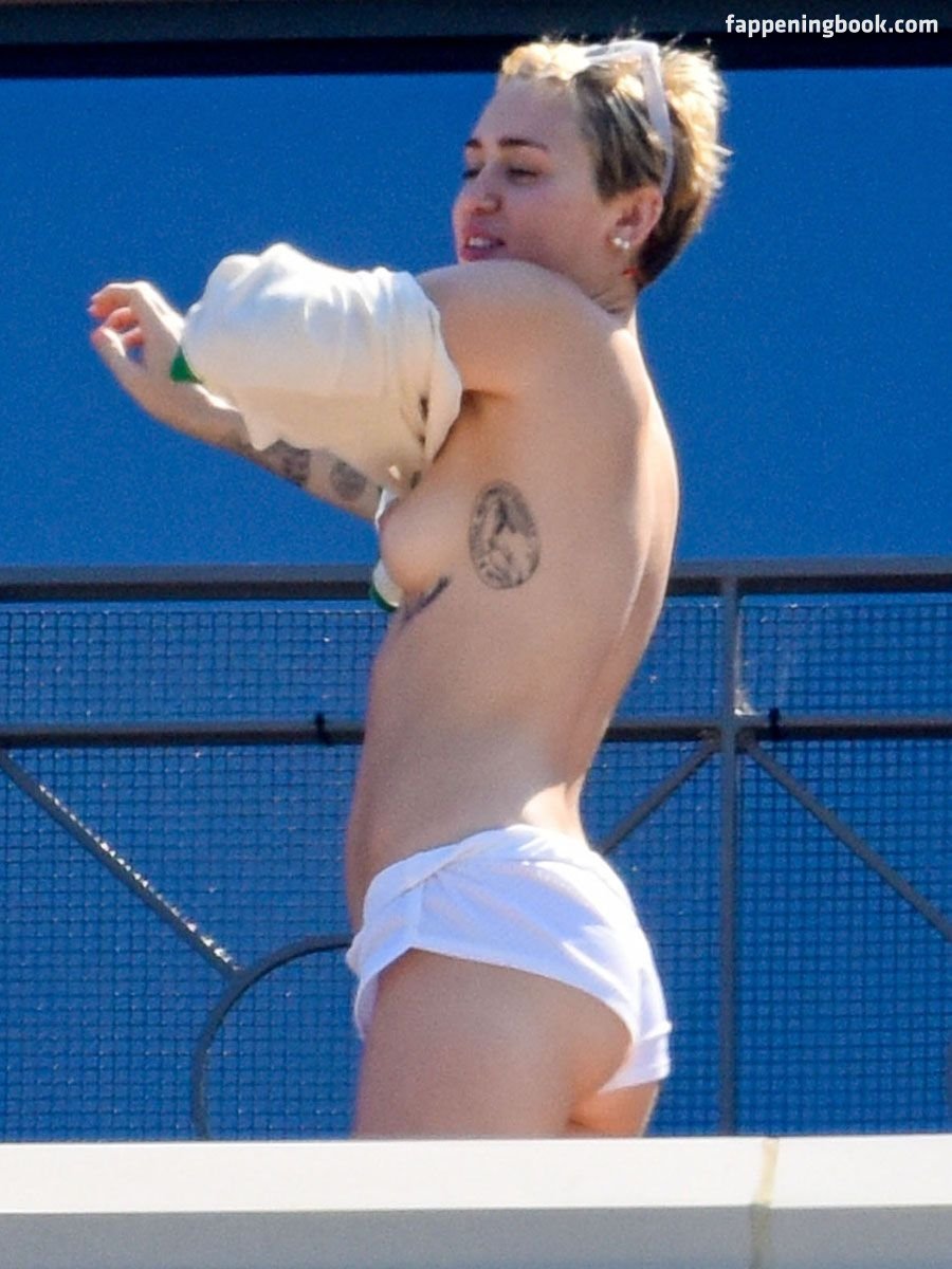 https://fappeningbook.com/photos/m/i/miley-cyrus/3000/2605.jpg