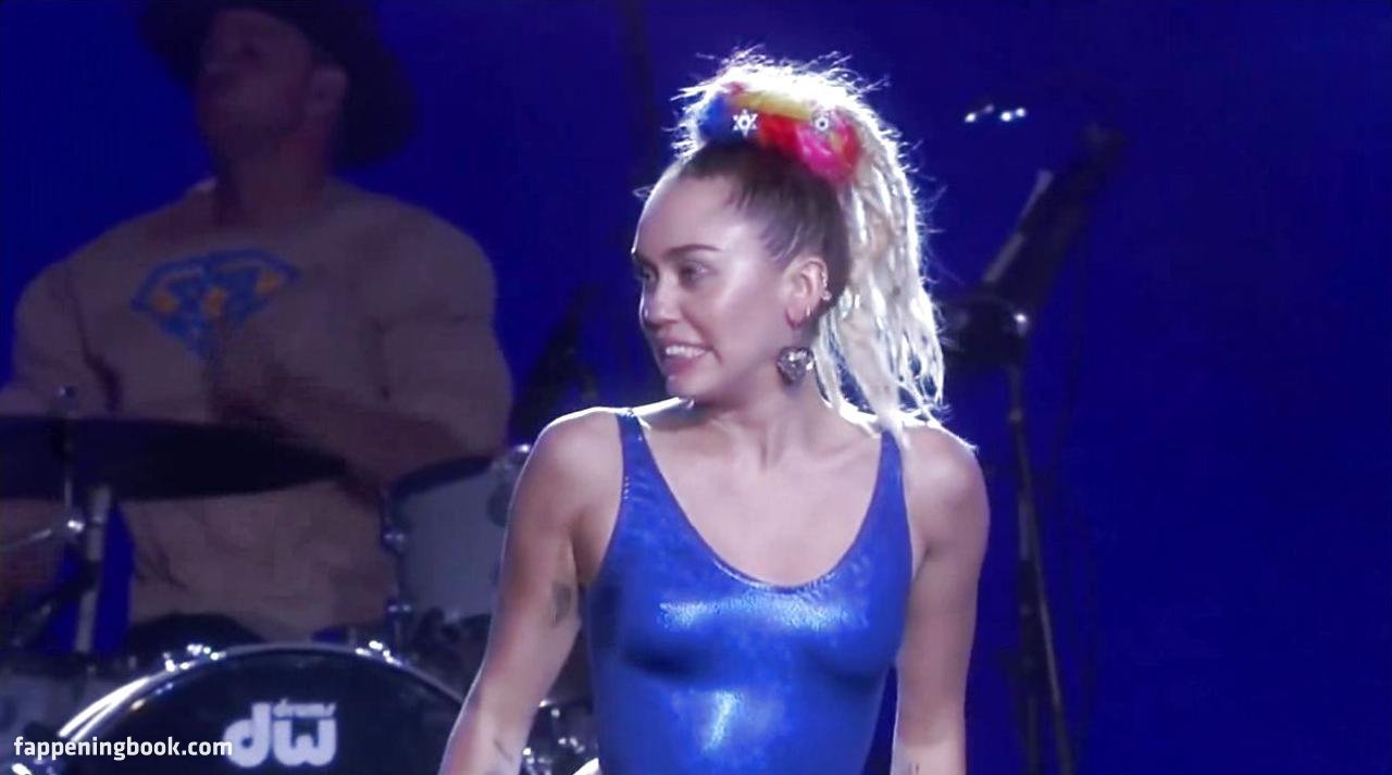 https://fappeningbook.com/photos/m/i/miley-cyrus/3000/2654.jpg