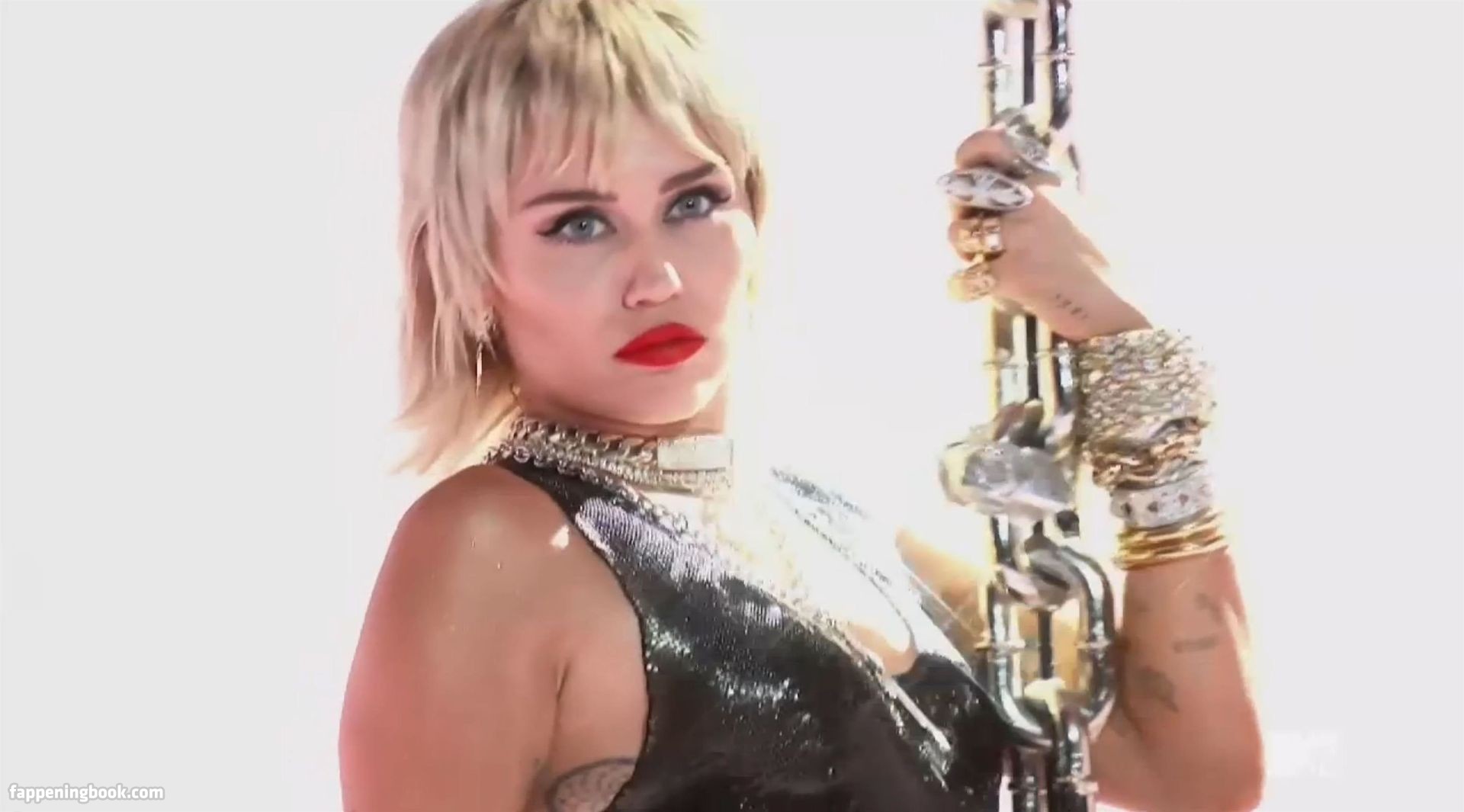 Miley Cyrus / mileycyrus Nude, OnlyFans Leaks, The Fappening - Photo #1190545 - FappeningBook