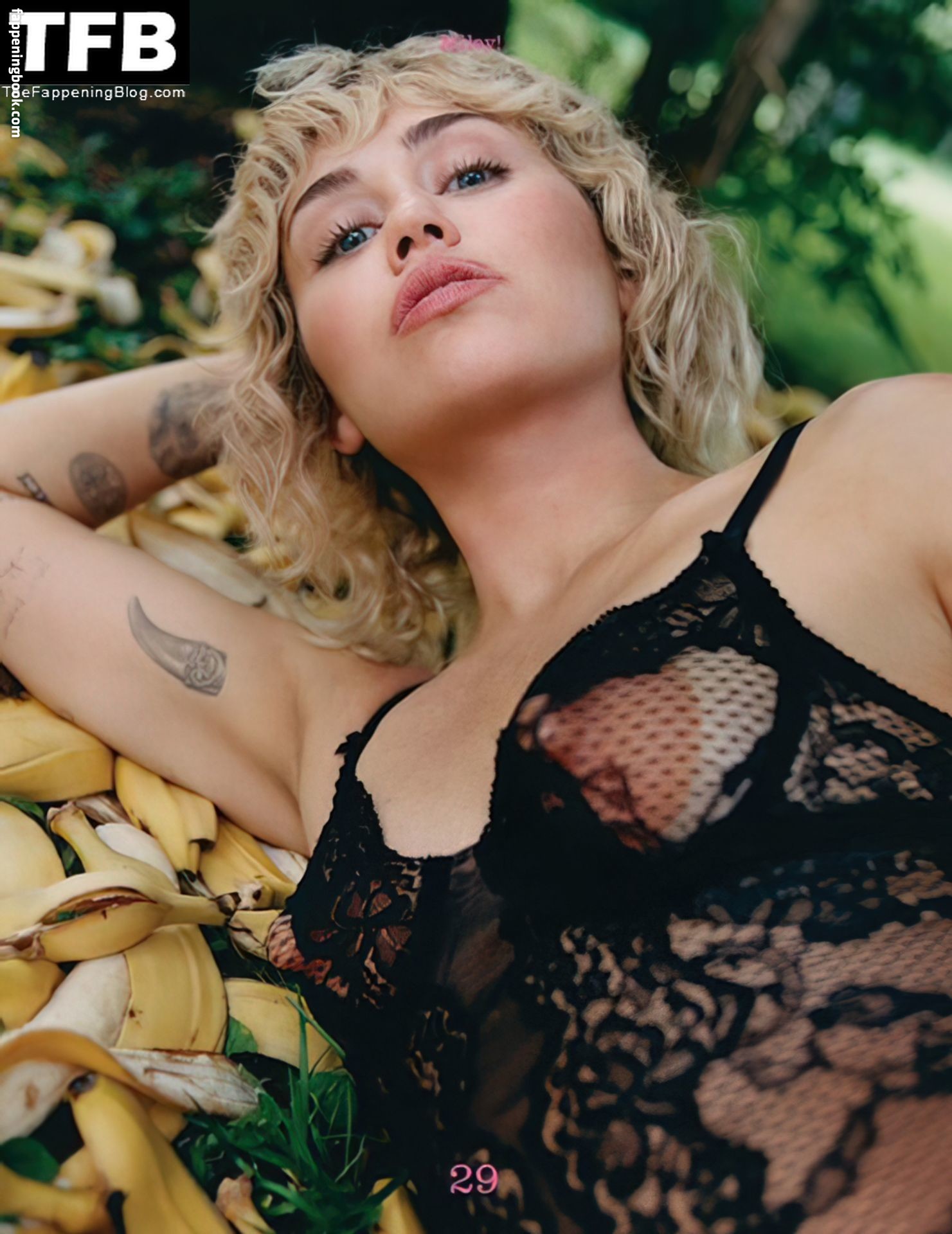 https://fappeningbook.com/photos/m/i/miley-cyrus/5000/4795.jpg