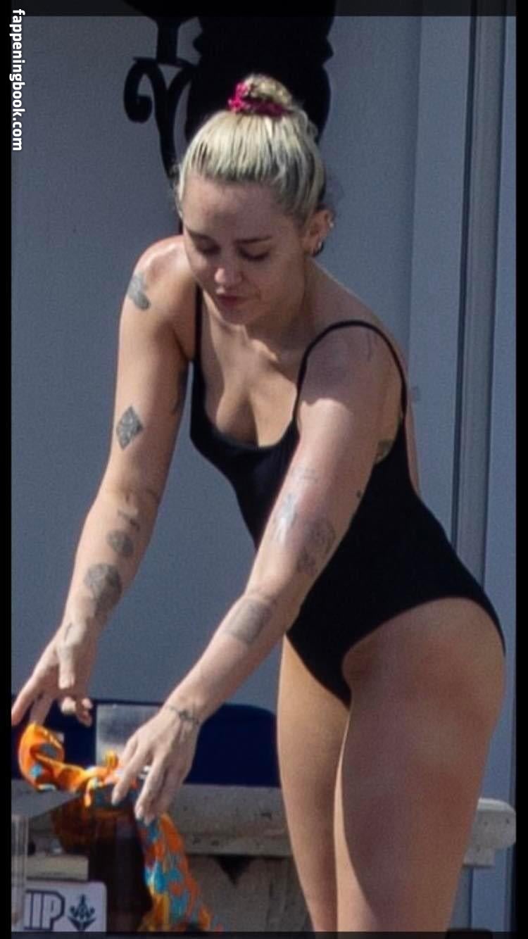 https://fappeningbook.com/photos/m/i/miley-cyrus/6000/5320.jpg