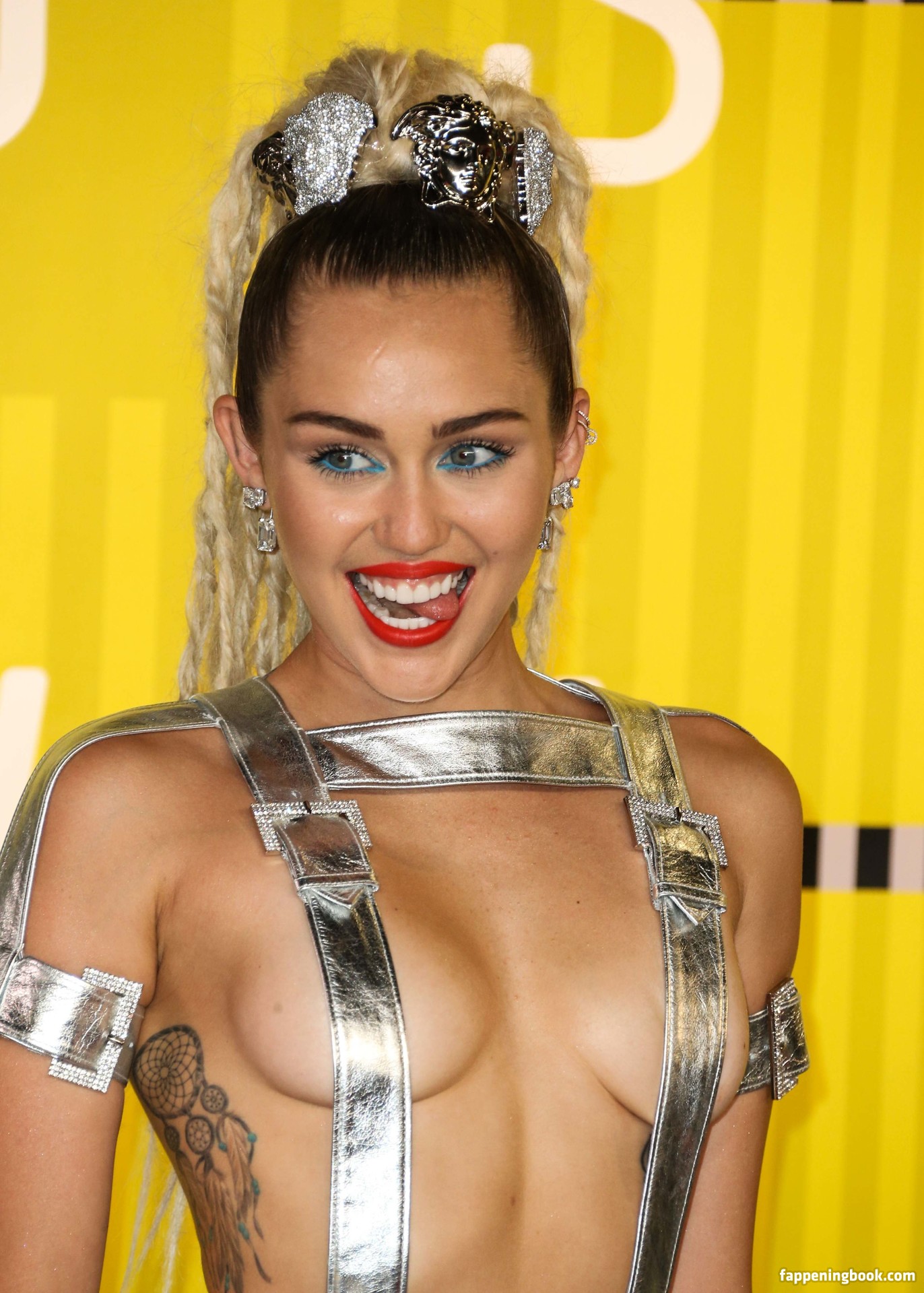 https://fappeningbook.com/photos/m/i/miley-cyrus/6000/5381.jpg