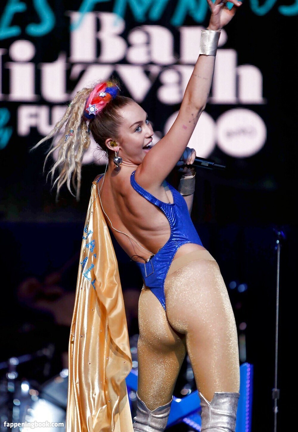 https://fappeningbook.com/photos/m/i/miley-cyrus/6000/5570.jpg