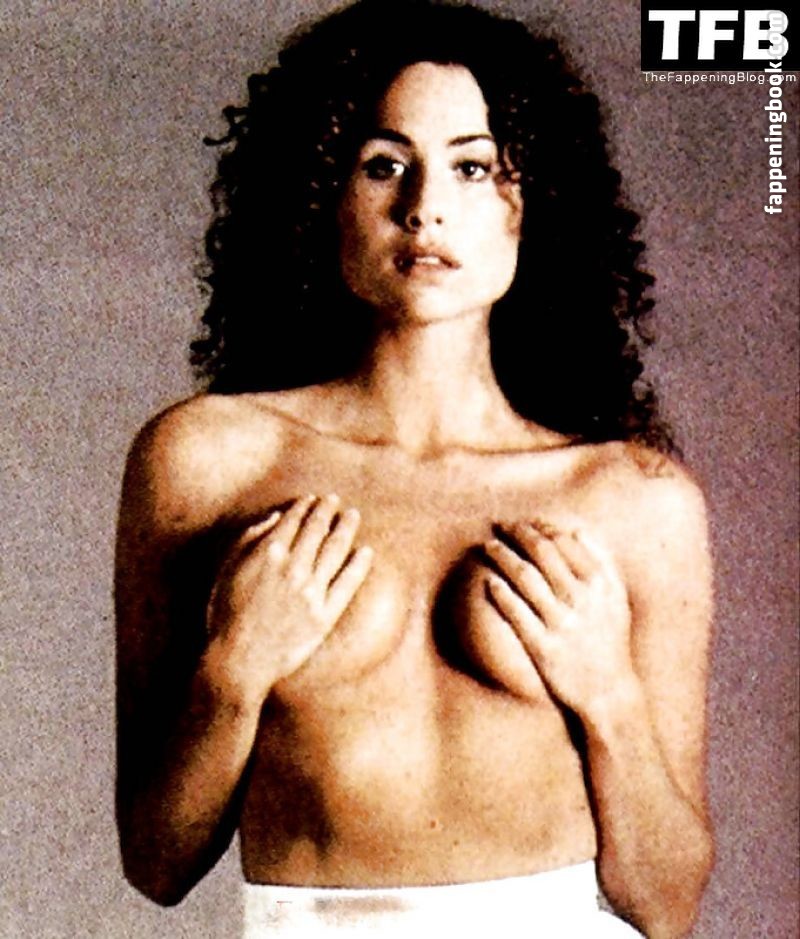 Minnie Driver Nude