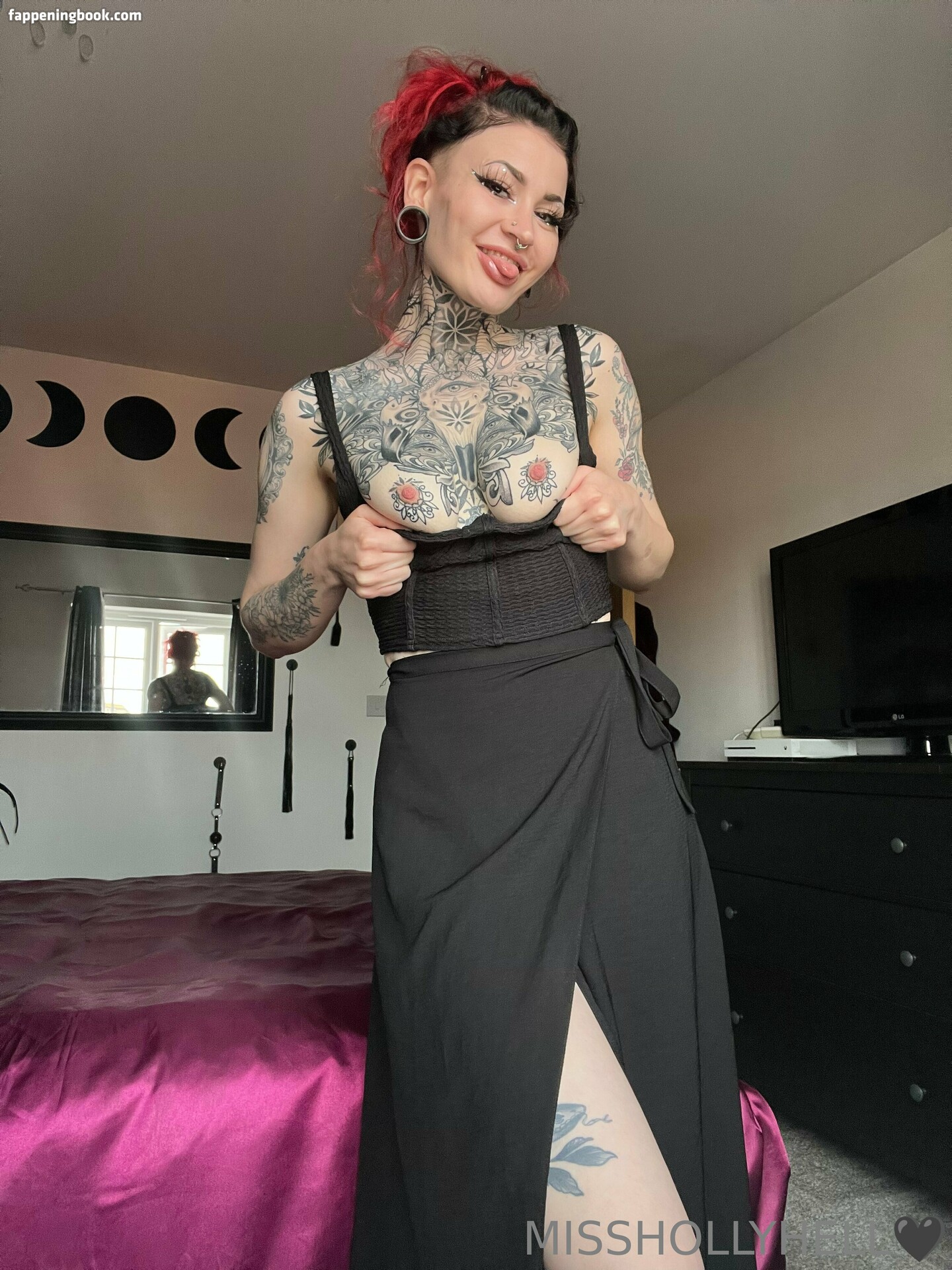 misshollyhell Nude OnlyFans Leaks