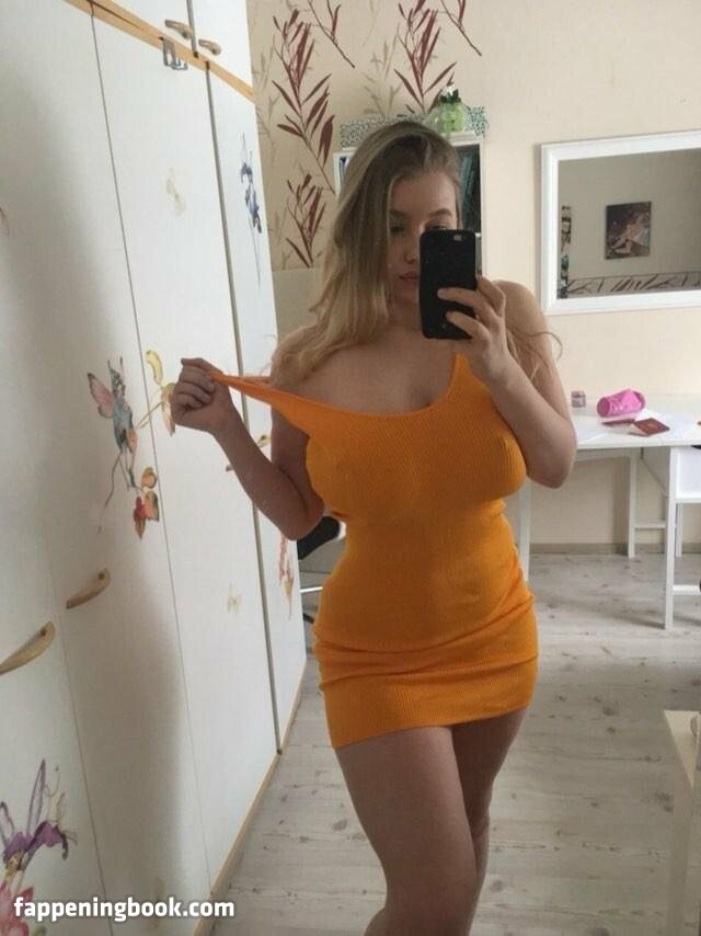 MissParaskeva Nude OnlyFans Leaks