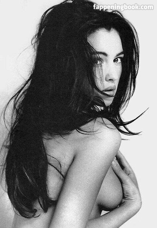 Monica Bellucci Nude