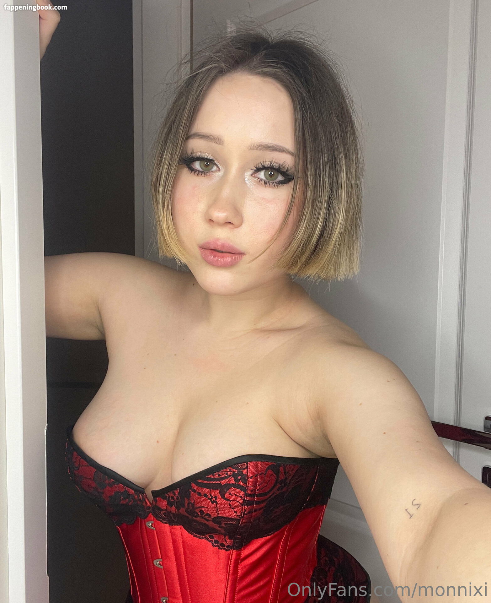 monnixi Nude OnlyFans Leaks