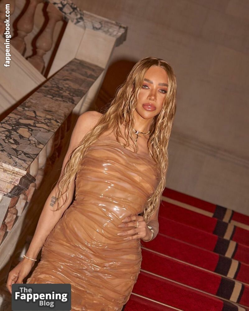 Munroe Bergdorf Fapello Latest Exclusive Leaked Photos