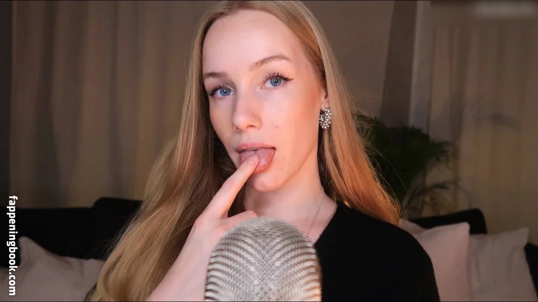 Nadine von relaxASMR Nude