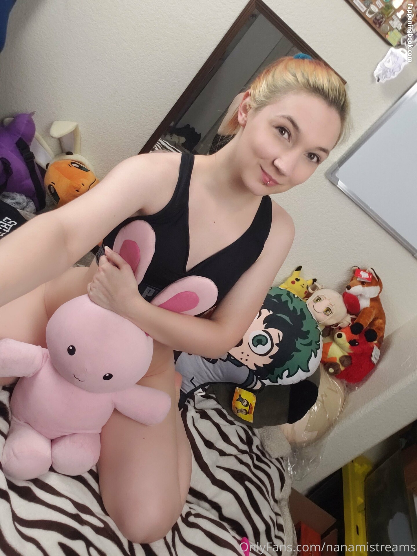 nanamistreams Nude OnlyFans Leaks