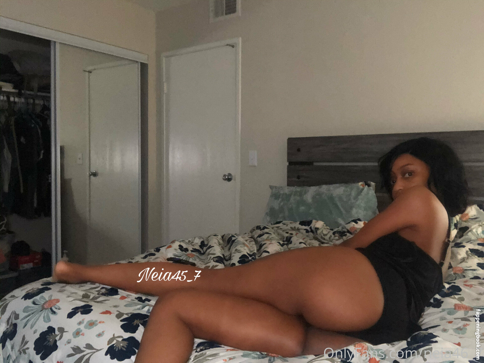 neia46_7 Nude OnlyFans Leaks