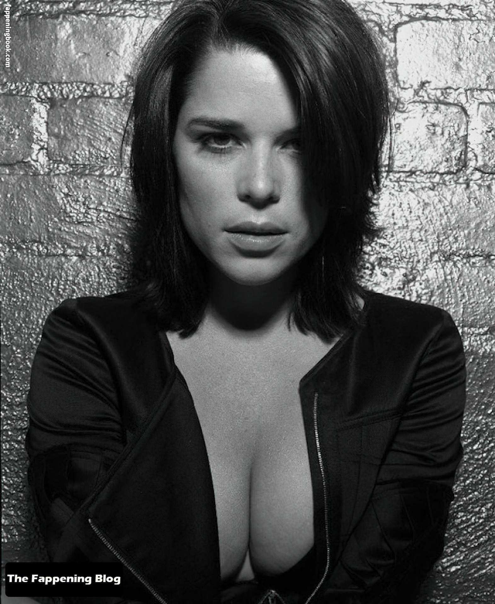 Neve Campbell Nude