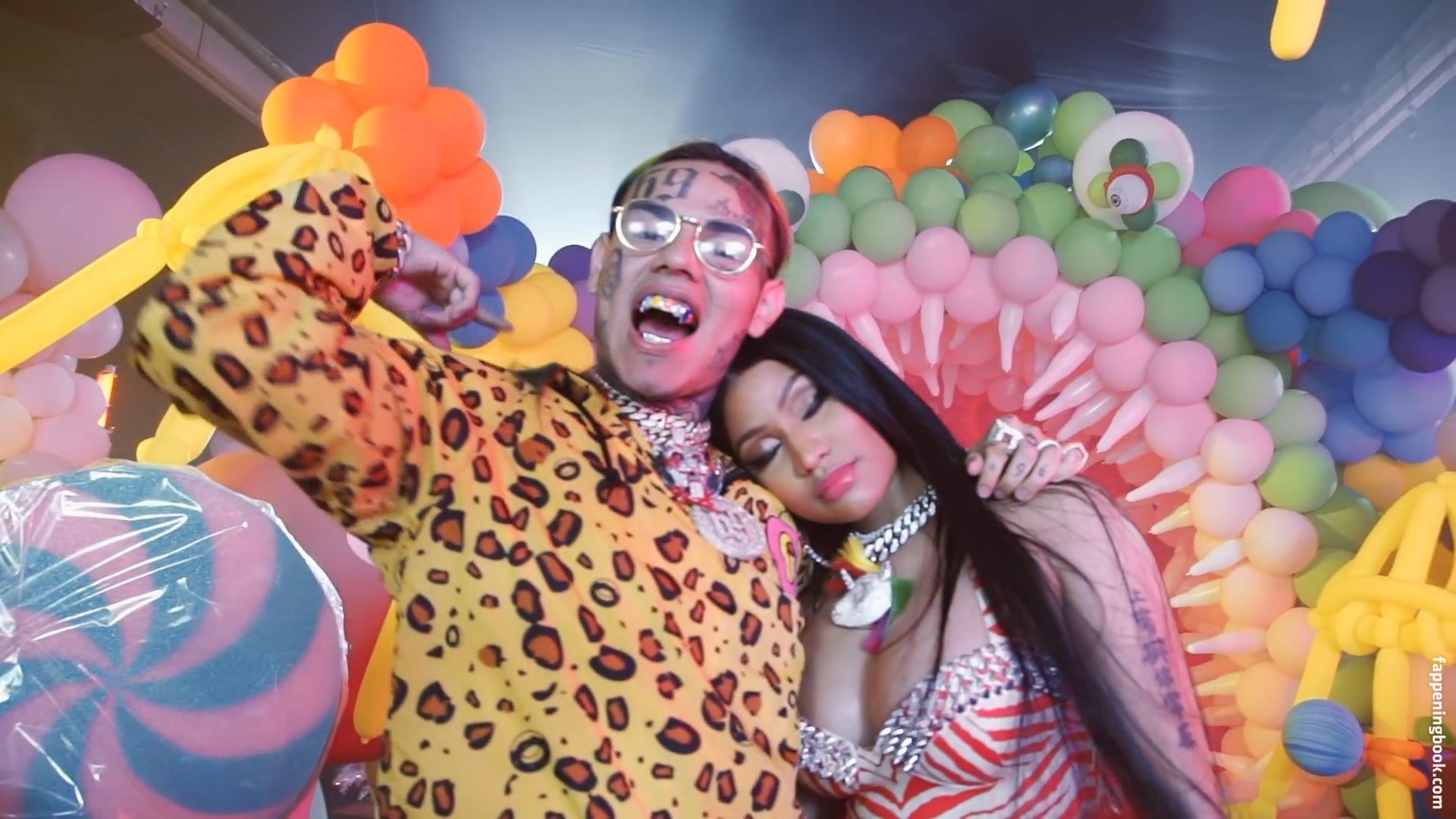 Feat nicki. 6ix9ine Nicki Minaj Murda Beatz. Ники Минаж и 6ix9ine. 6ix9ine и Ники Минаж Fefe. Nicki Minaj 6ix9ine.