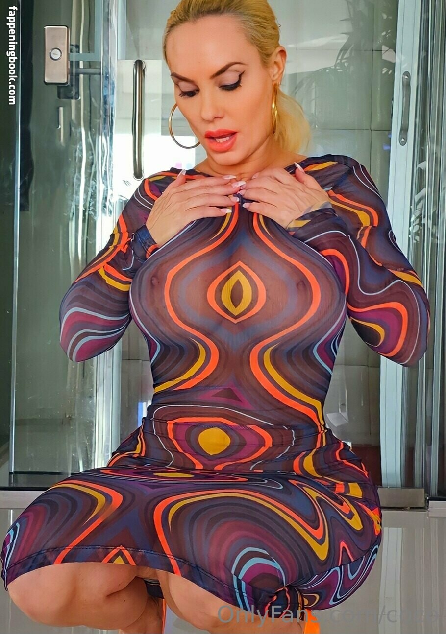 https://fappeningbook.com/photos/n/i/nicole-coco-austin/1000/965.jpg