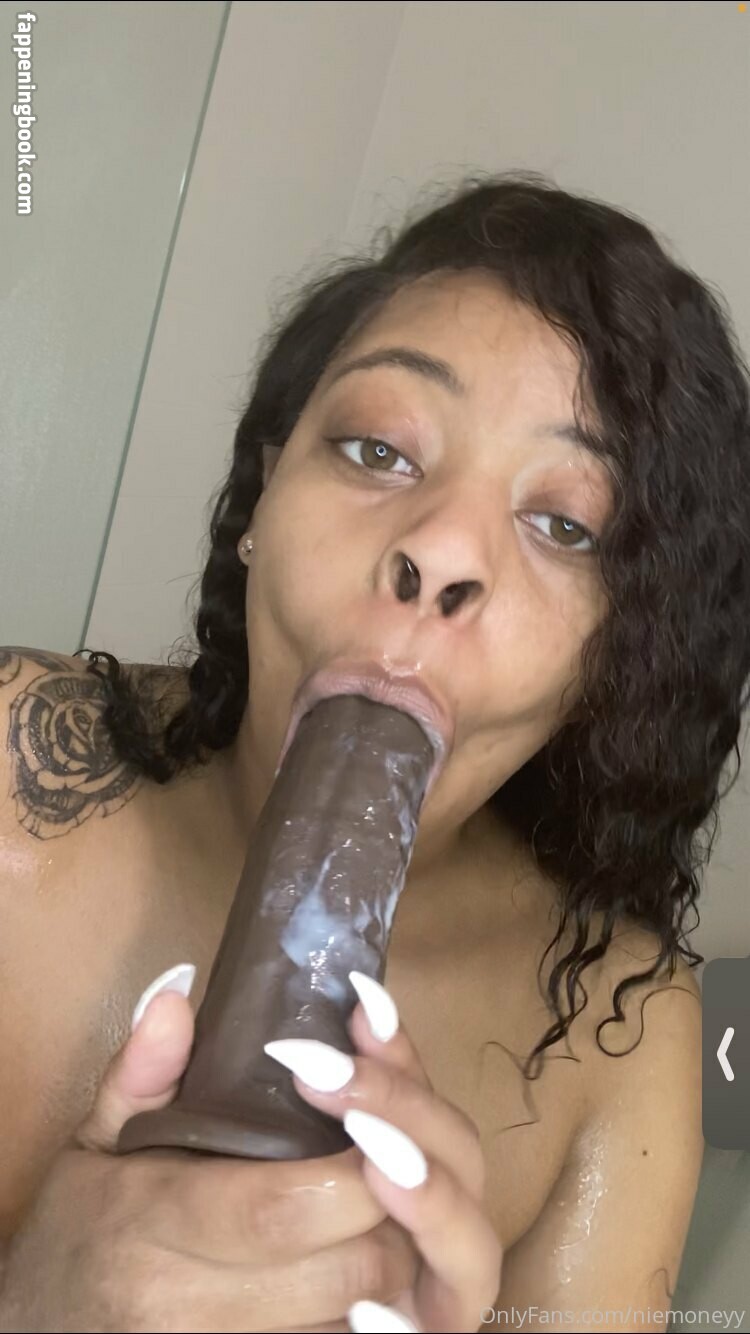 niemoneyy Nude OnlyFans Leaks