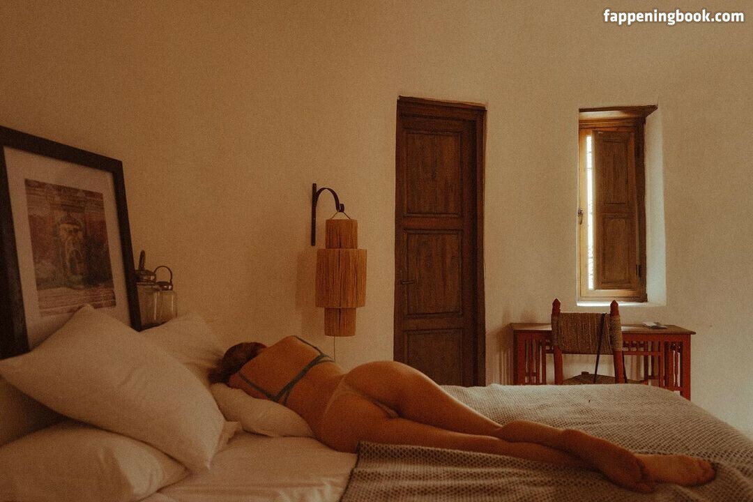 Niki Anson Nude