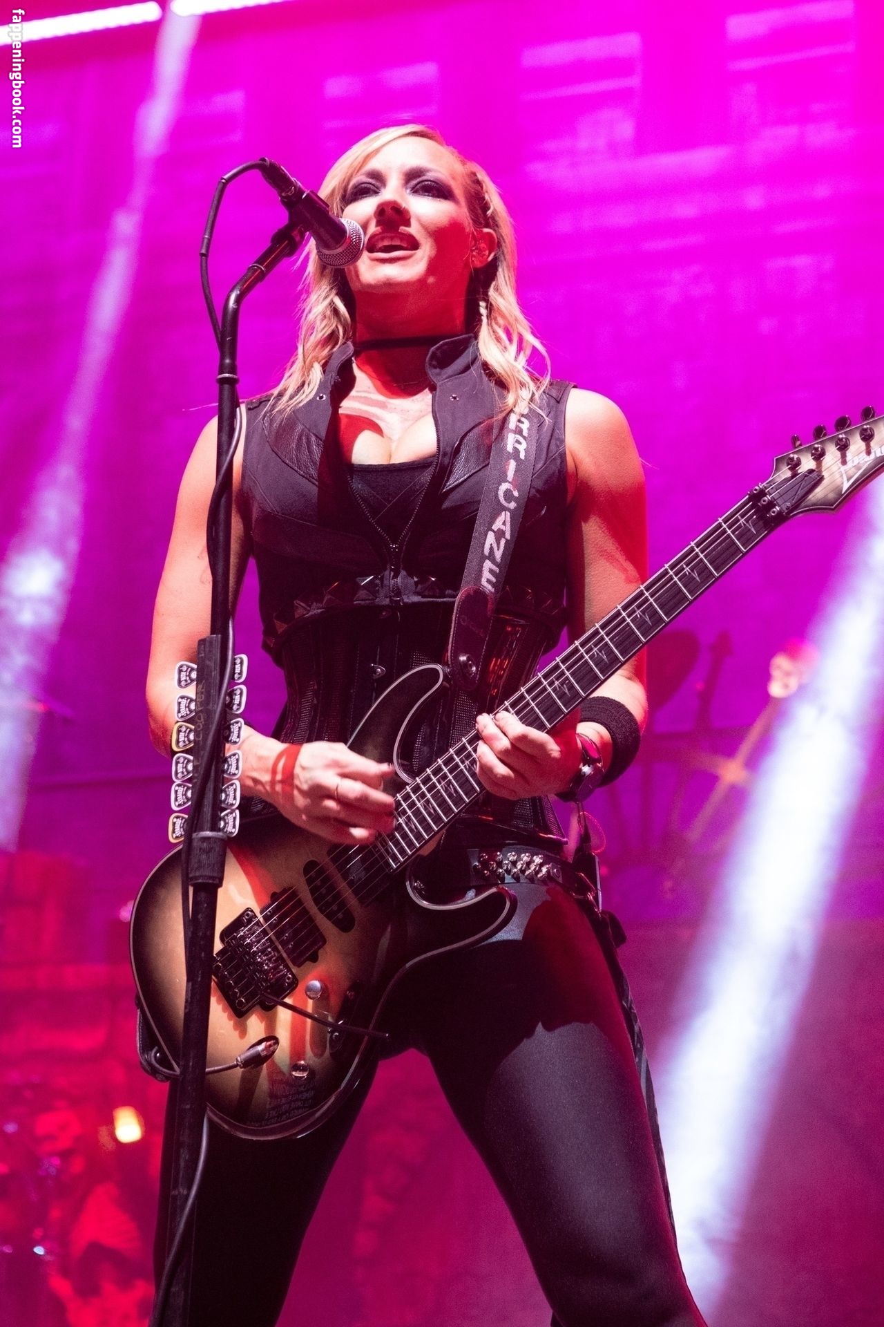 Nita Strauss Nude