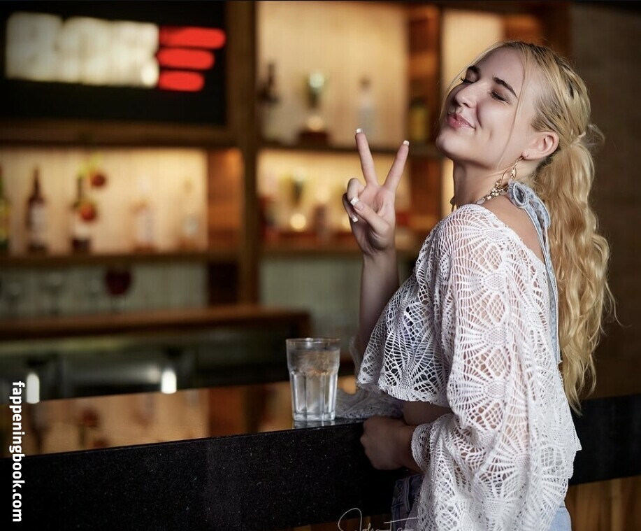 Njgamergirl / nj.gamer.girl / Natalie Jones / free-gymgamergirl Nude