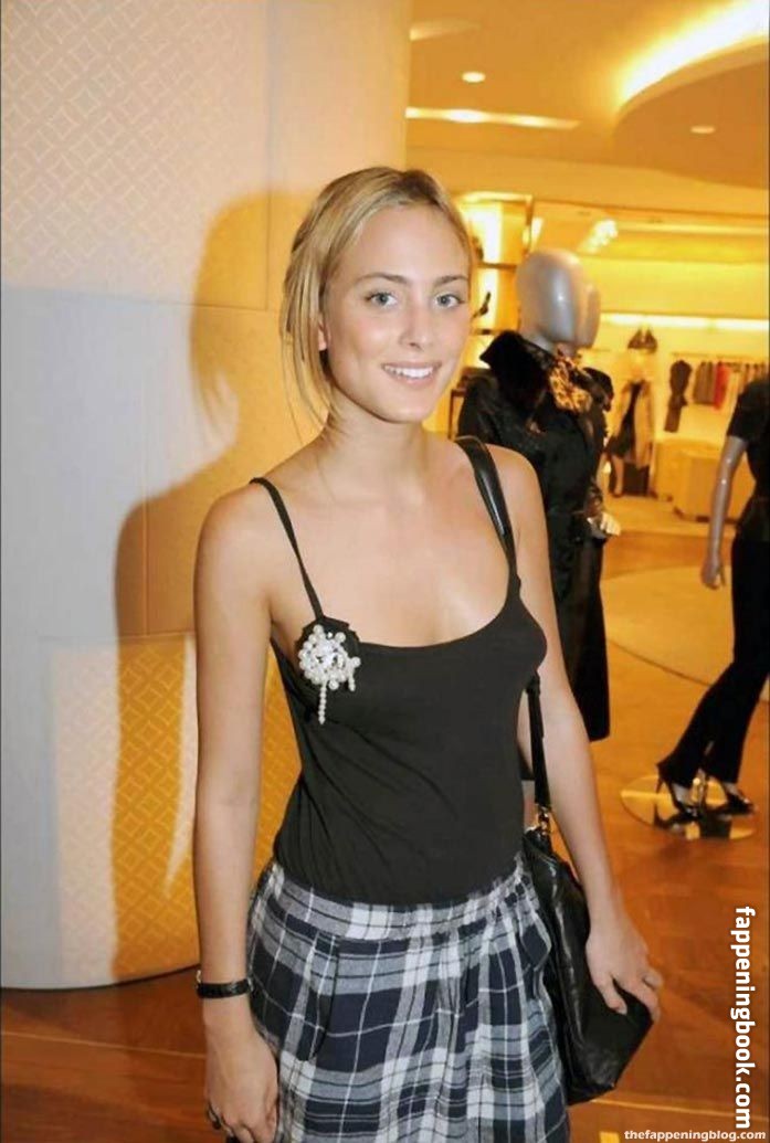 Nora Arnezeder Nude Onlyfans Leaks Fappening Page 3 Fappeningbook