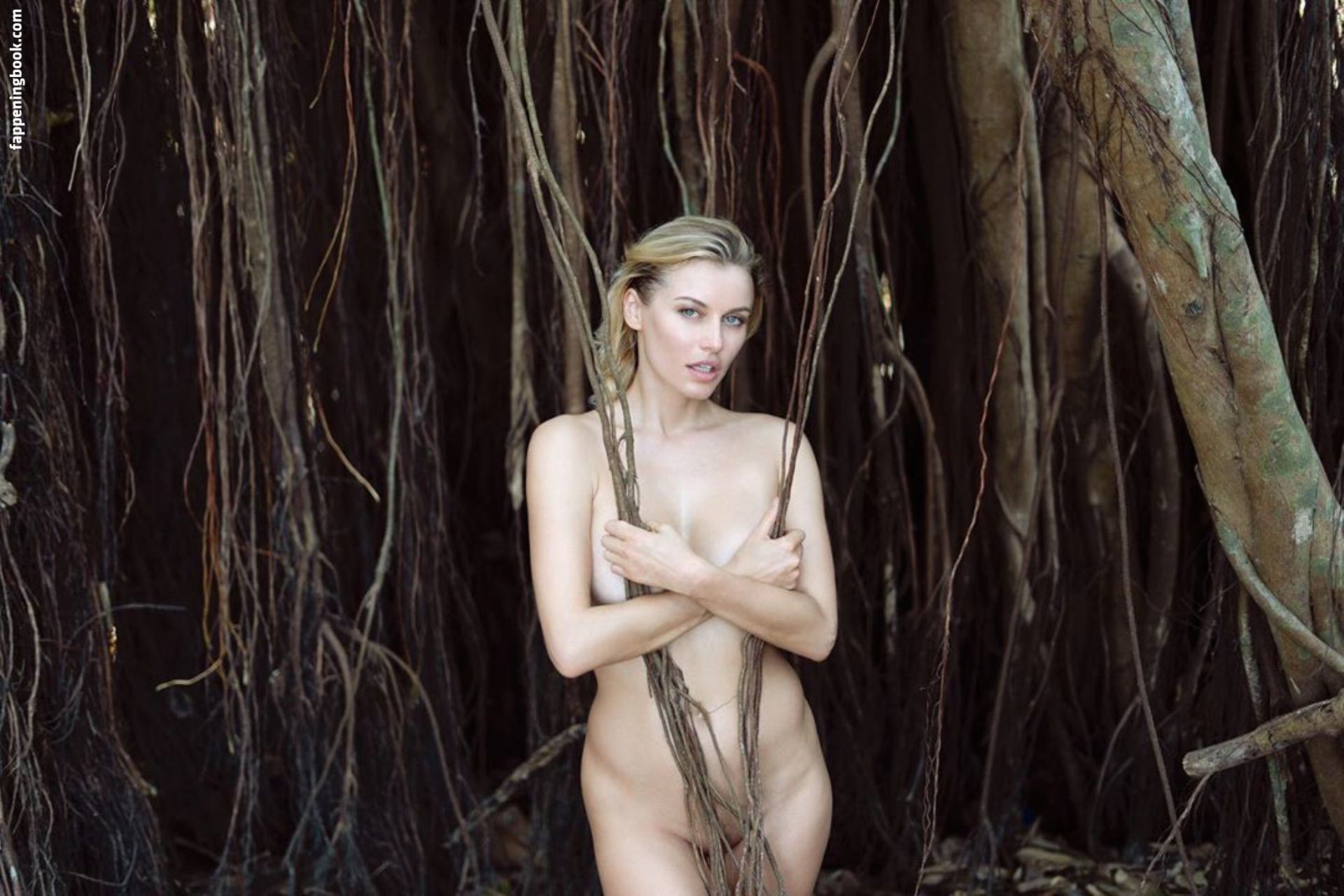 Olga de Mar Nude