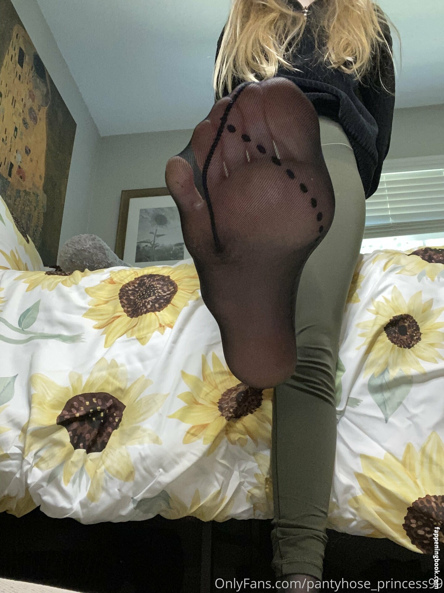 Pantyhose_princess99 Nude OnlyFans Leaks