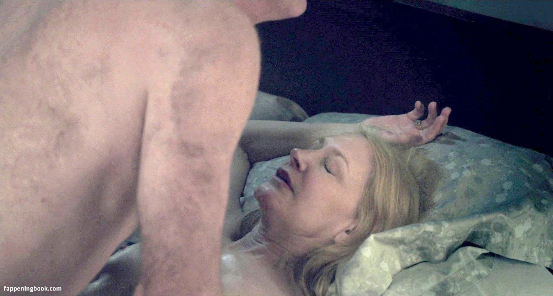 Patricia Clarkson nackt.
