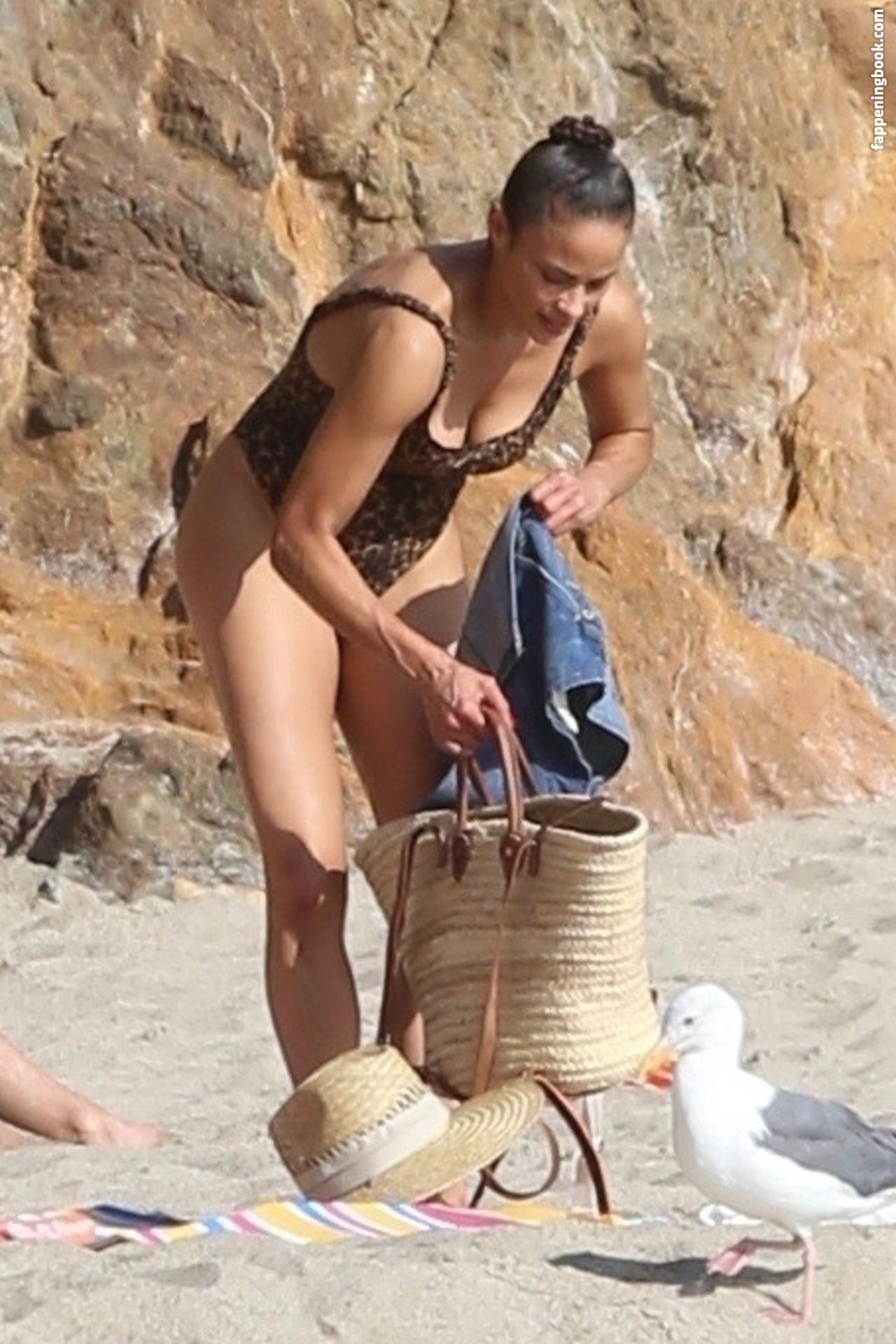 Nude pictures of paula patton