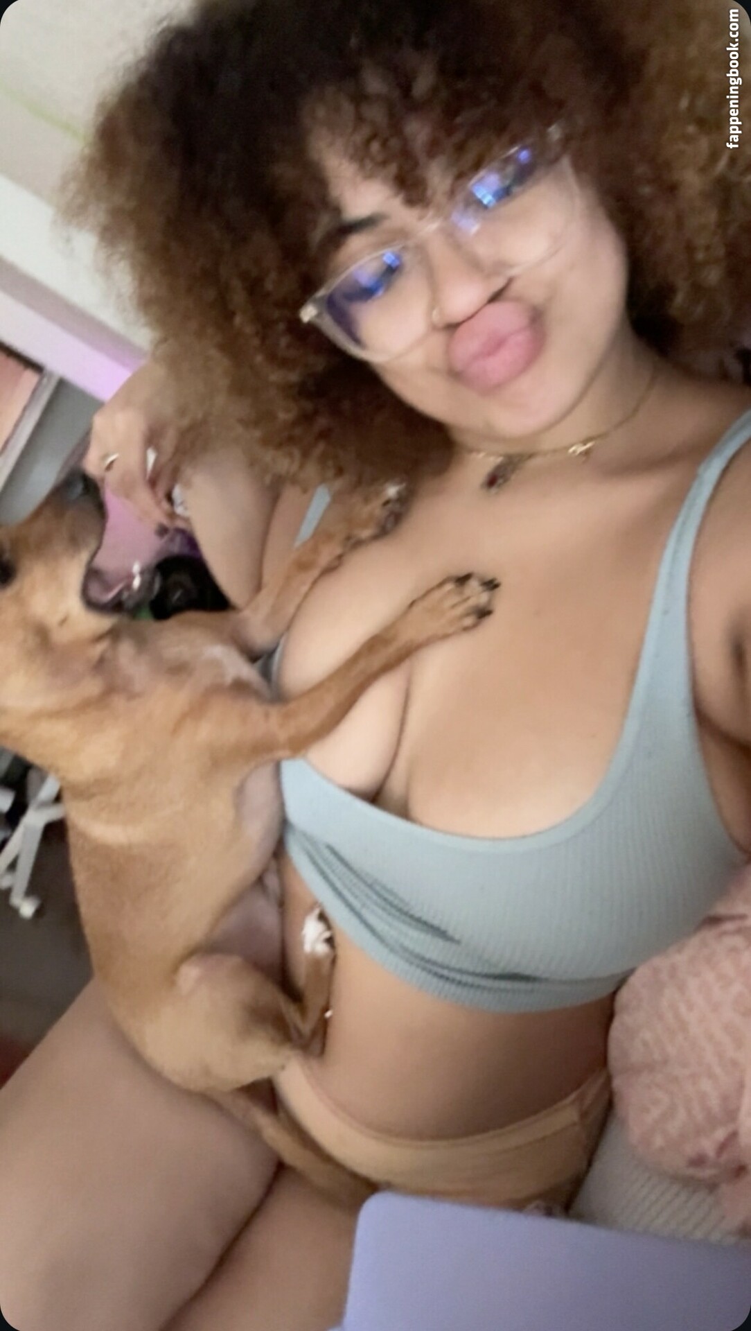 peachbananafart Nude OnlyFans Leaks