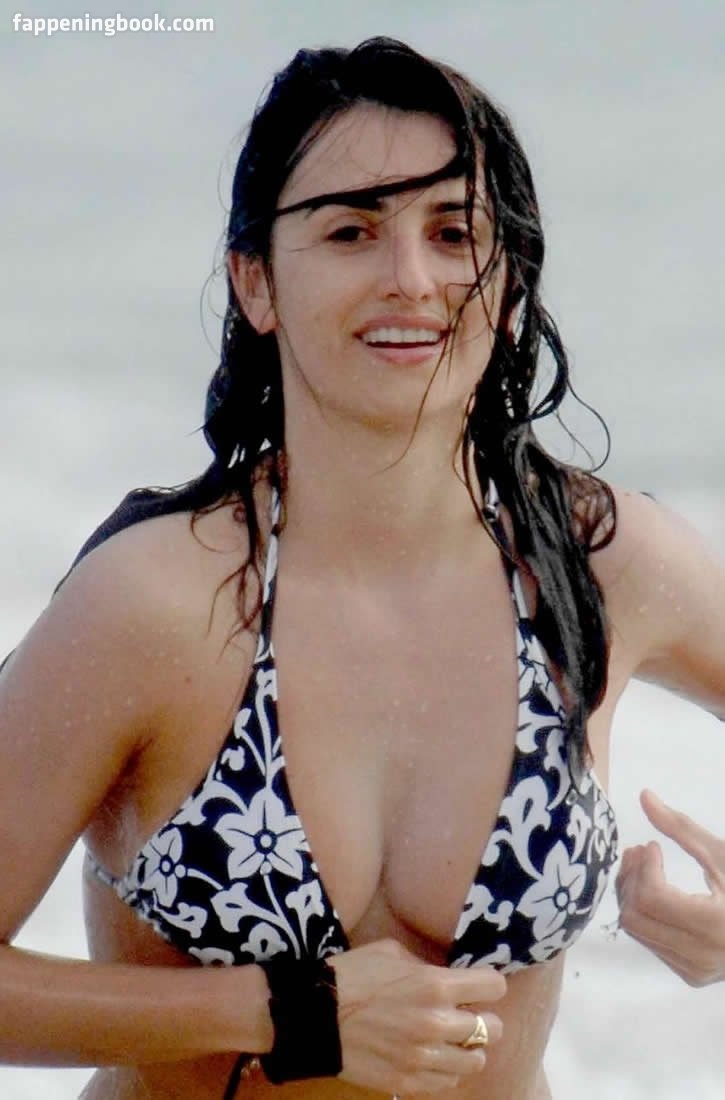 Penelope Cruz Will Always Look Sexy - The Fappening Leaked 