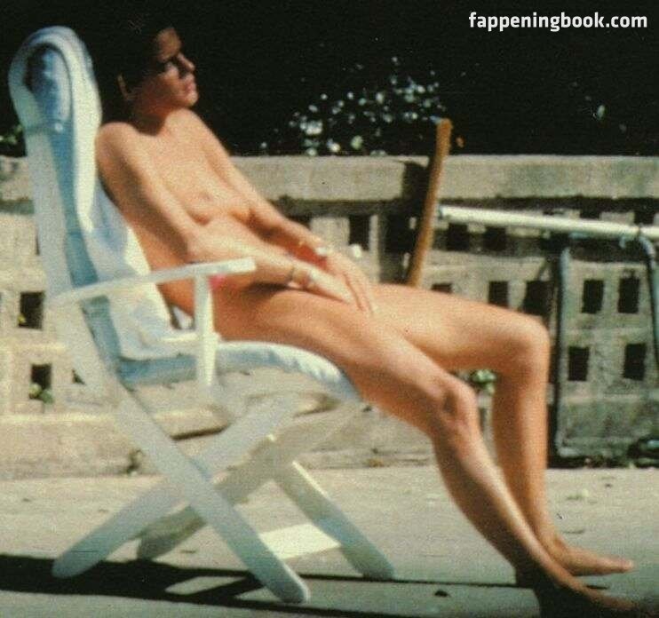 Tanya franks nude
