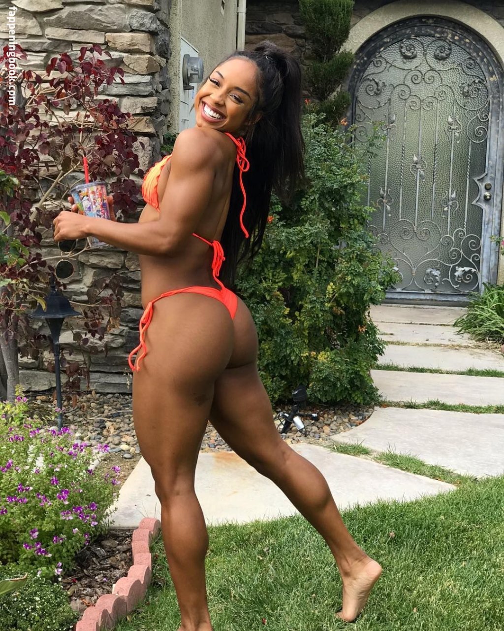 Qimmah Russo Nude.
