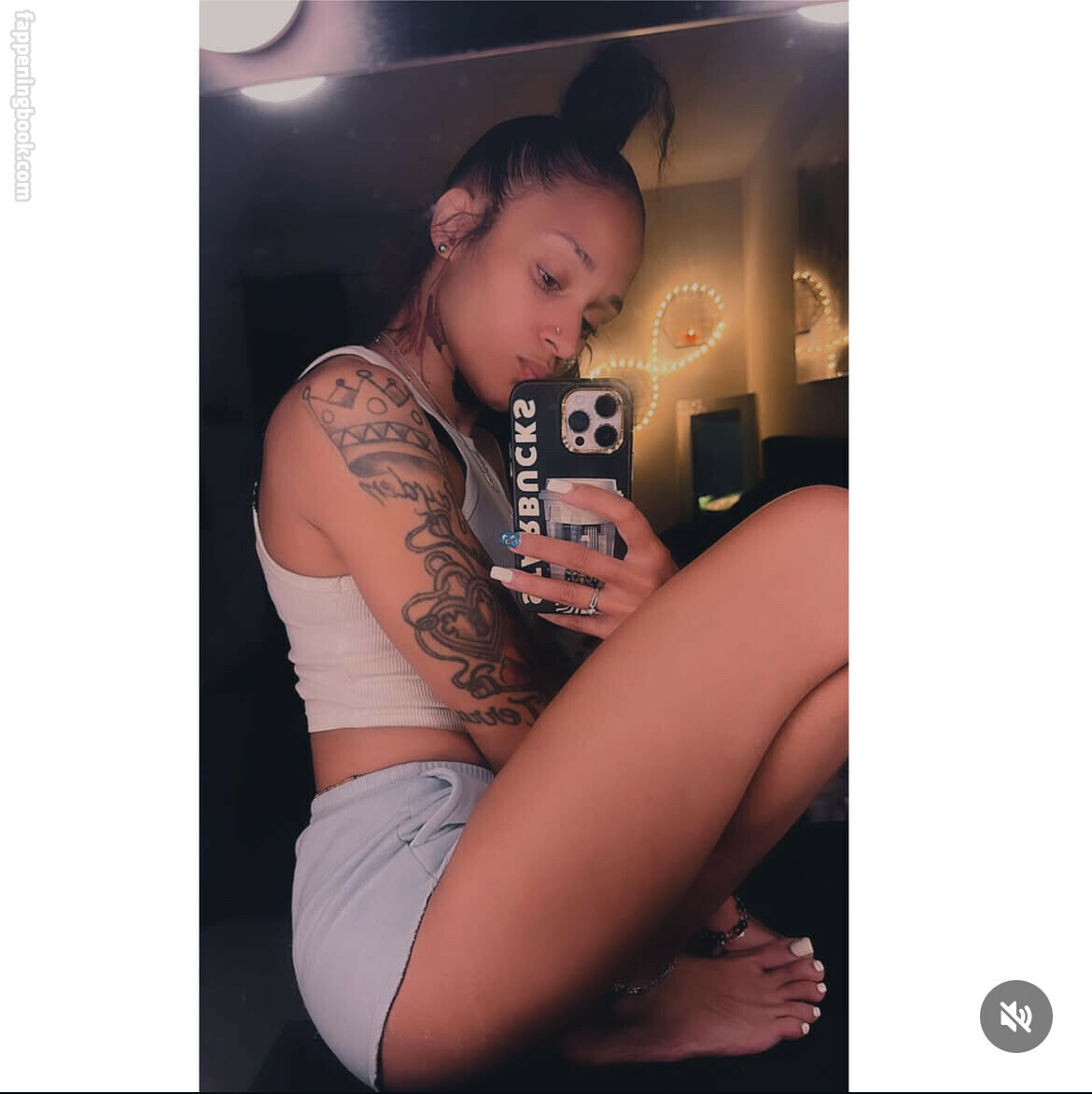 Redzztoes Nude