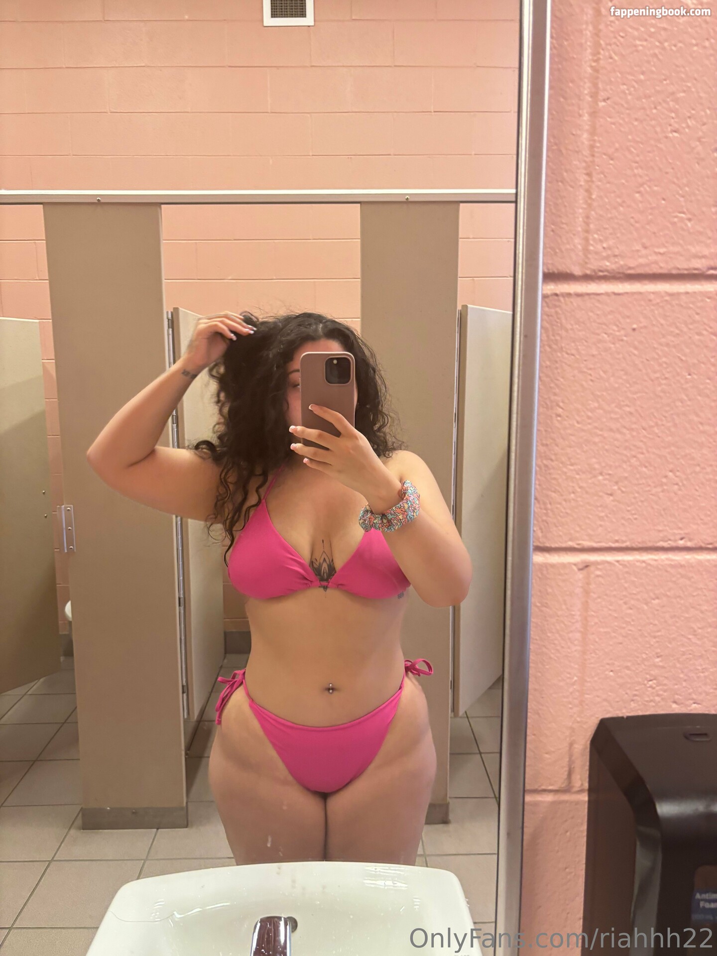 riahhh22 Nude OnlyFans Leaks