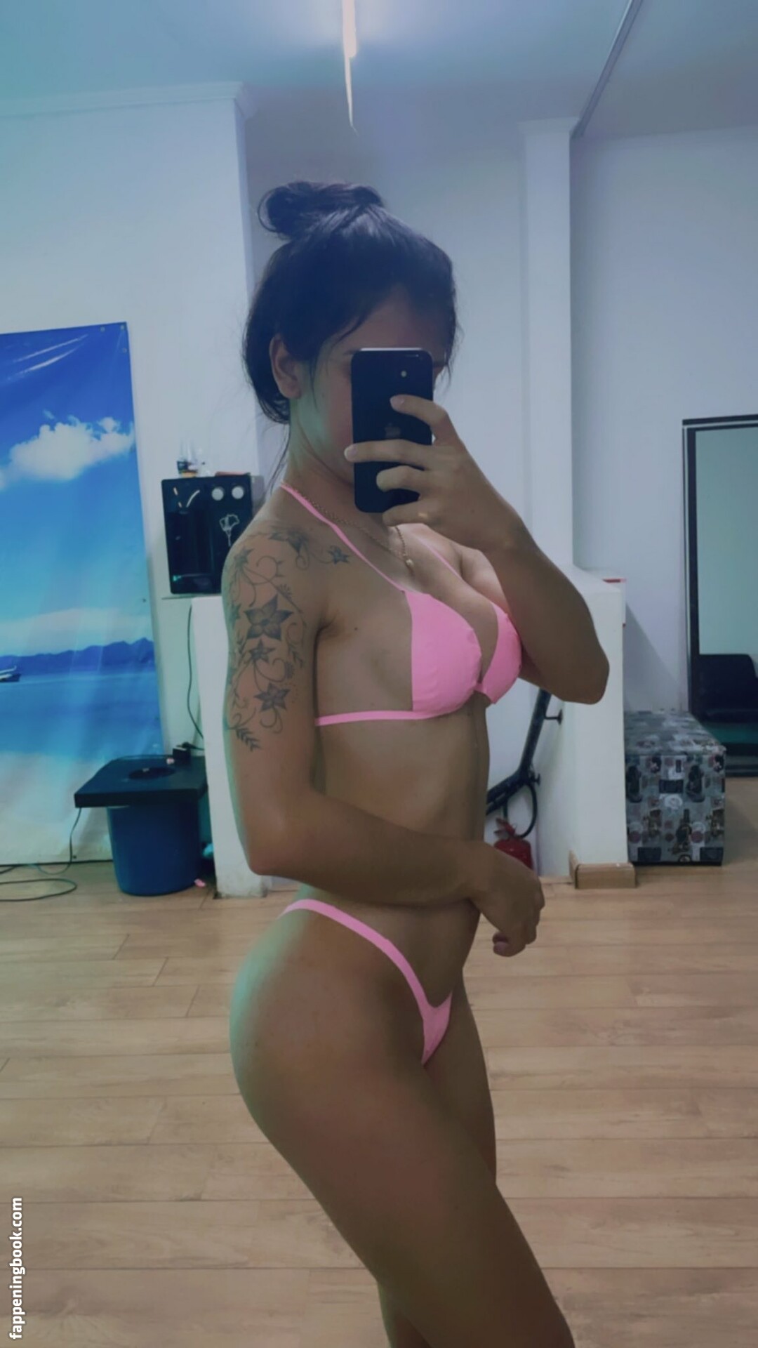 Riane Mello Nude OnlyFans Leaks