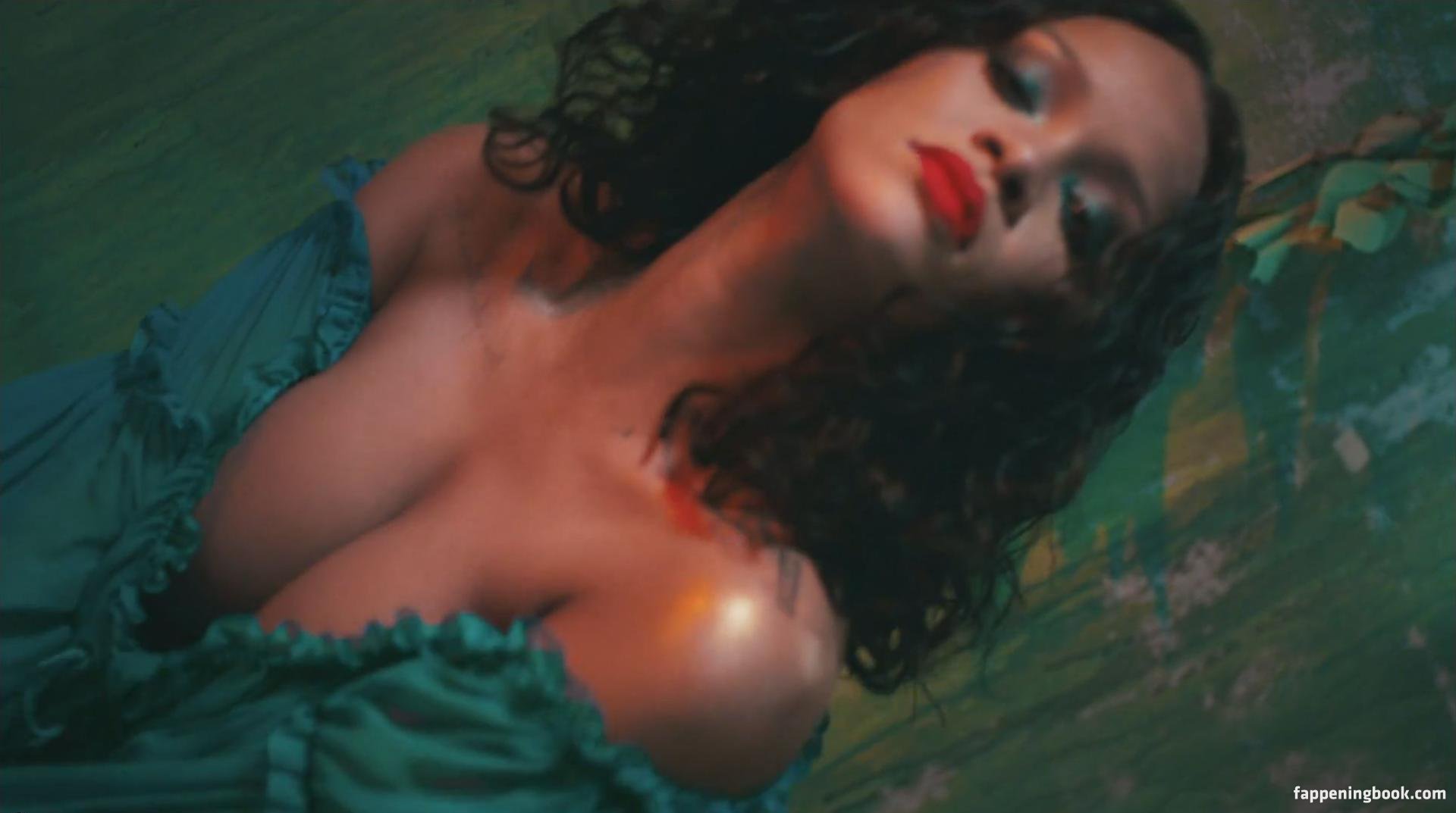 Rihanna Nude, The Fappening - Photo #456510 - FappeningBook.