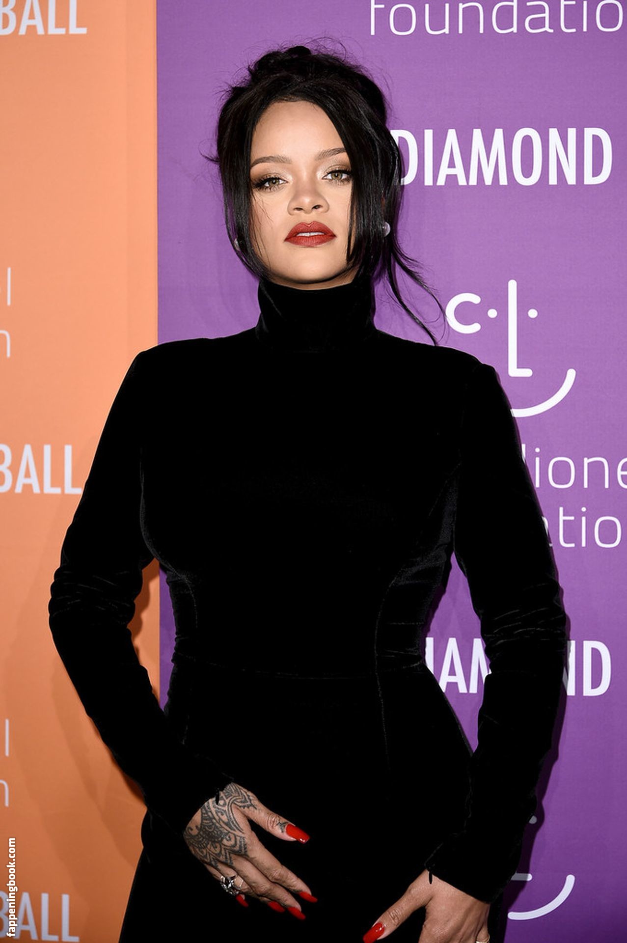 Rihanna Nude, Sexy, The Fappening, Uncensored - Photo #1021294 - FappeningBook
